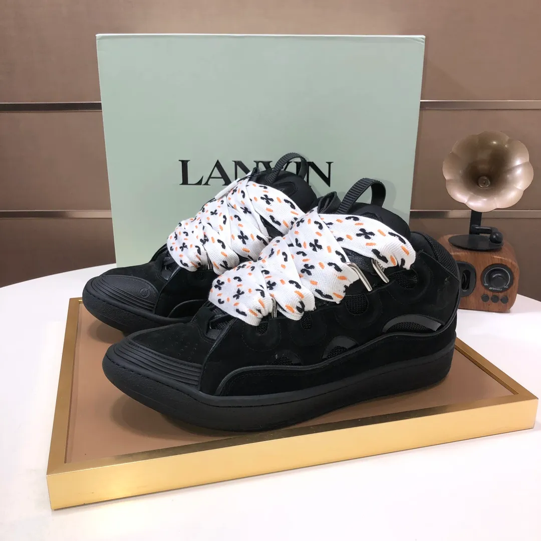 Men's men's shoes💰820💰[LANVIN] The latest lace-up fashionable casual couple sneakers, high-quality CLAY couple series‼ ️ The latest trendy products of the season 🌈Many bloggers have planted grass and purchased the original open-mold customization. The upper and outsole are sewn with mark threads without edge sealing. A variety of material splicing combination design. Very versatile for fashionable and casual wear. Comfortable on the feet. Self-recommended. Upper cowhide + cow suede + breathable mesh lining. Foot-padding cowhide. Exclusive original open-mold clear logo rubber outsole ⚠️Couple standard size 36-40 for women and 38-44 for men.
